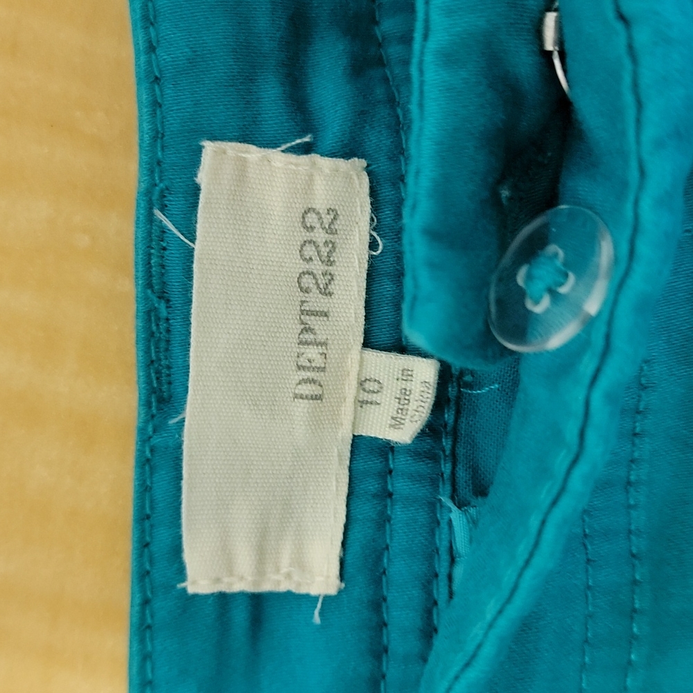 DEPT 22 -  Turquoise shorts Size 10 - Picture 4 of 7
